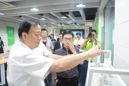 科技创新引领未来 武维华赖明黄润秋一行考察创客家众创空间与九三创享科技服务公司